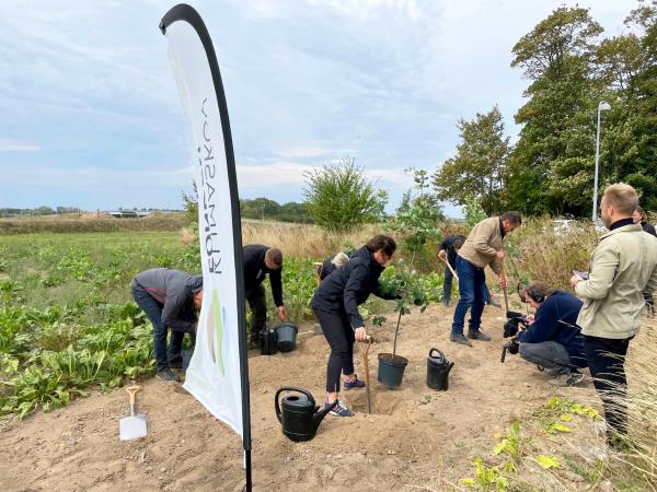 Fra venstre: Mikkel Smed (S), borgmester i Vordingborg, Kirsten Brosbøl, Bestyrelsesformand i Klimaskovfonden, Trine Bramsen (S), Transportminister og minister for ligestilling og Flemming Jensen, Adm. direktør i DSB