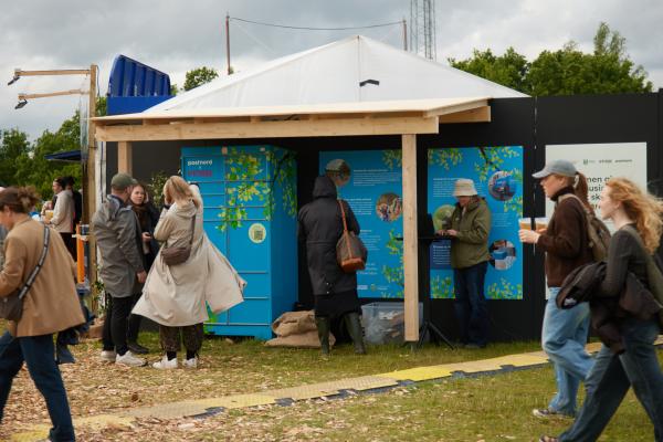 pakkeboks på festival