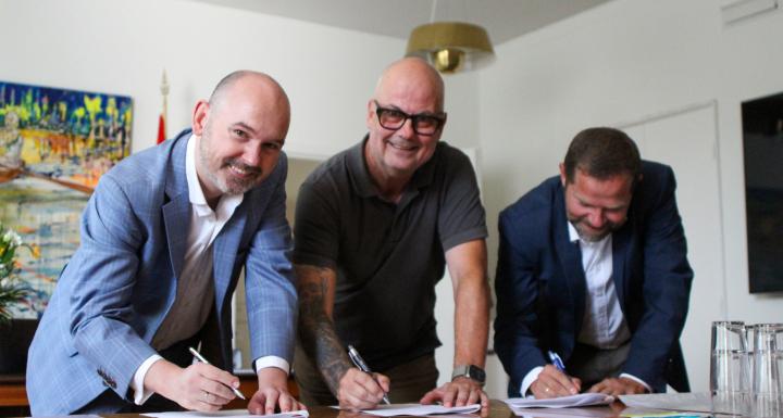 Samarbejdsaftalen underskrives mellem Aarhus Kommune, NorthSide og Klimaskovfonden 
